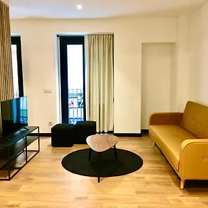 Loft De Diseno Con Balcon Figueras